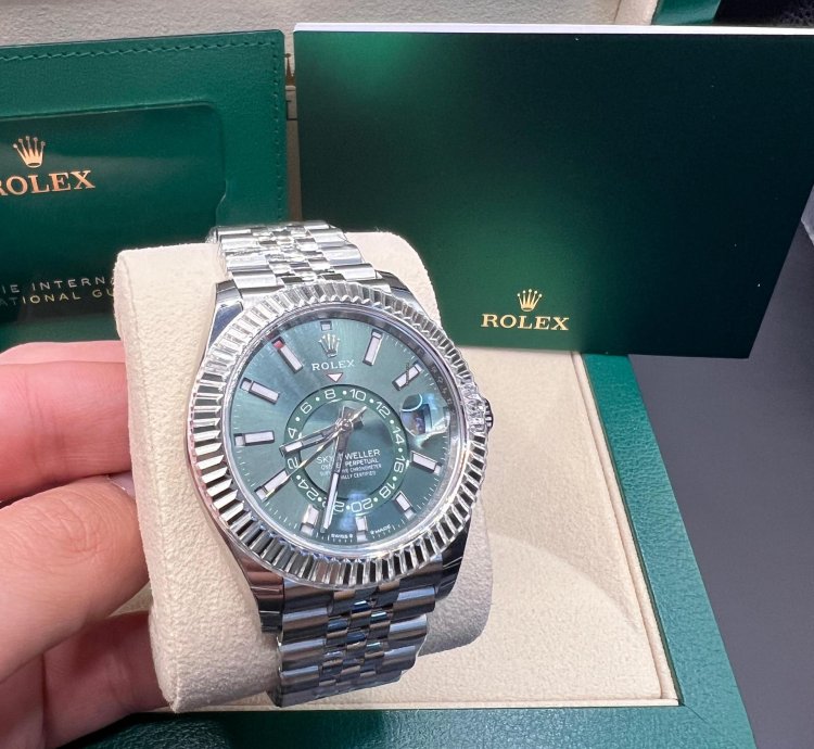 Rolex Sky-dweller Green Dial Jubilee