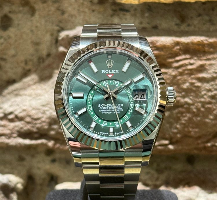 Rolex Sky-dweller Green Dial Neu Ungetragen Aus 2024