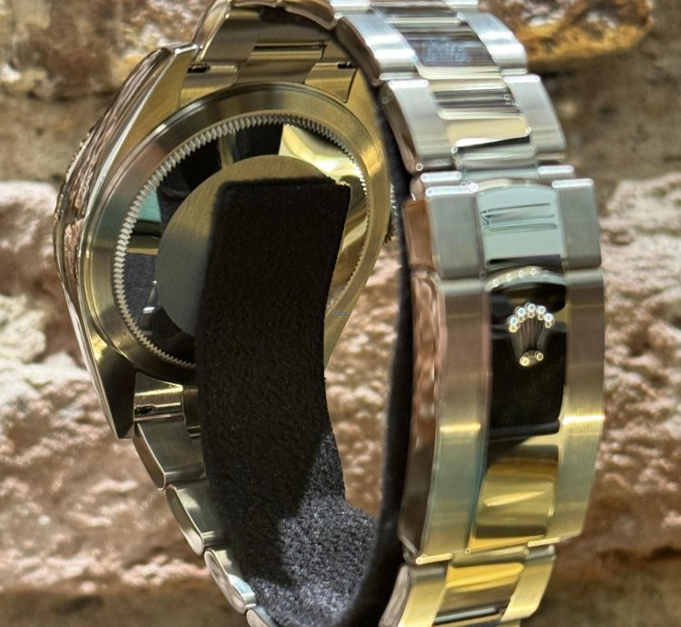 Rolex Sky-dweller Green Dial Neu Ungetragen Aus 2024