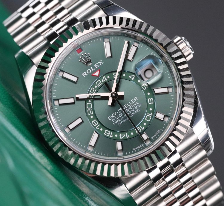 Rolex Sky-dweller Green Dial New Complete 42mm Jubilee Fluted Bezel Steel White Gold 336934