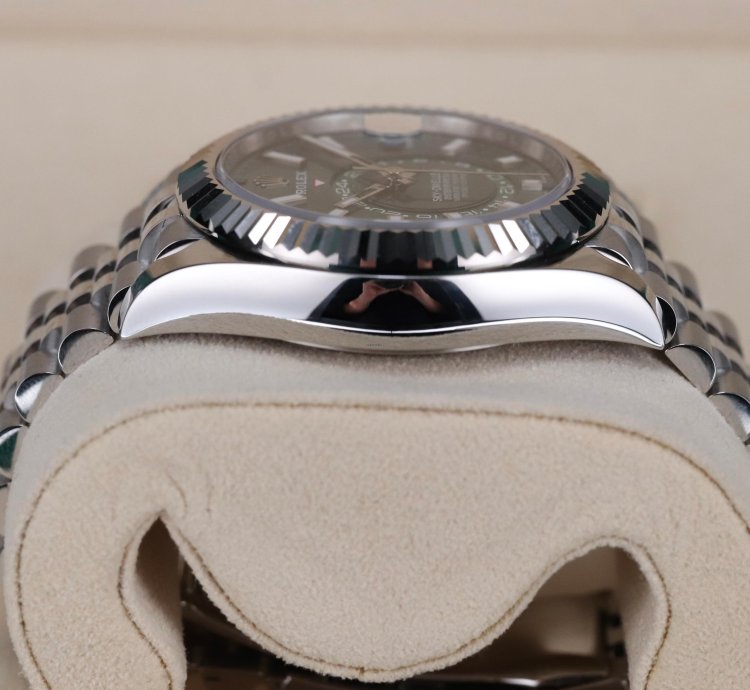 Rolex Sky-dweller Green Dial New Complete 42mm Jubilee Fluted Bezel Steel White Gold 336934