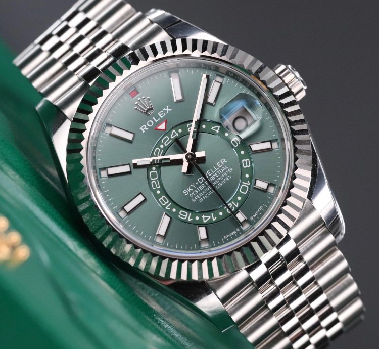 Rolex Sky-dweller Green Dial New Complete 42mm Jubilee Fluted Bezel Steel White Gold 336934