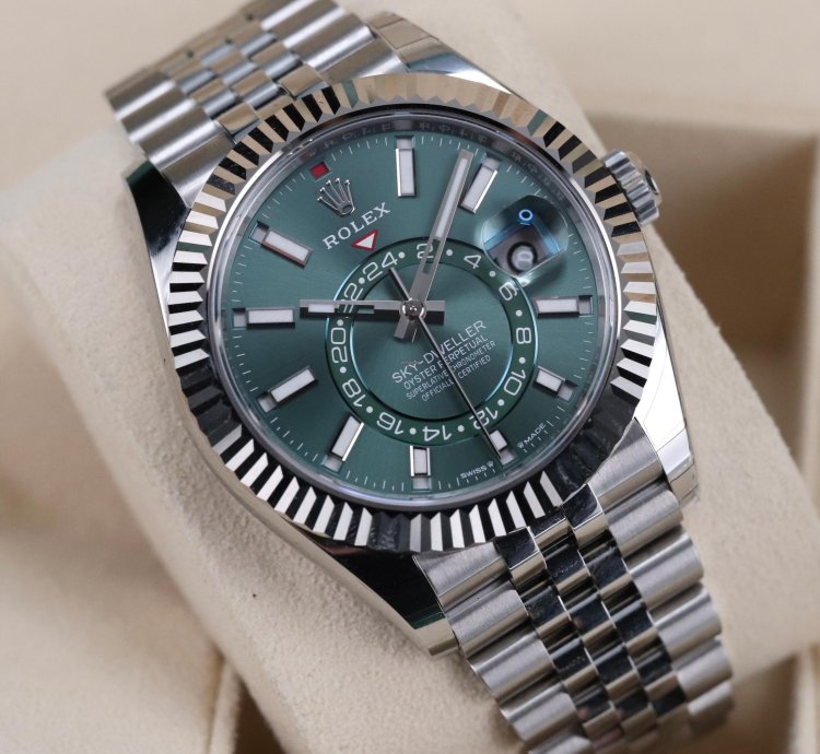 Rolex Sky-dweller Green Dial New Complete 42mm Jubilee Fluted Bezel Steel White Gold 336934