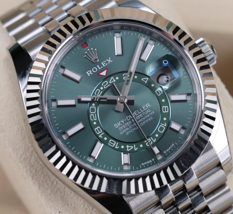 Rolex Sky-dweller Green Dial New Complete 42mm Jubilee Fluted Bezel Steel White Gold 336934