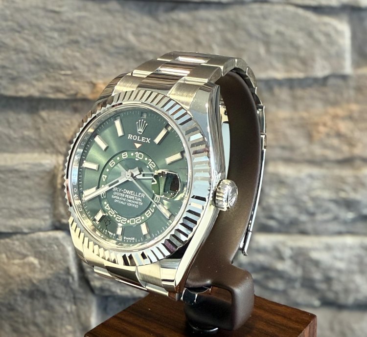 Rolex Sky-dweller Green Dial New Ungetragen 2025