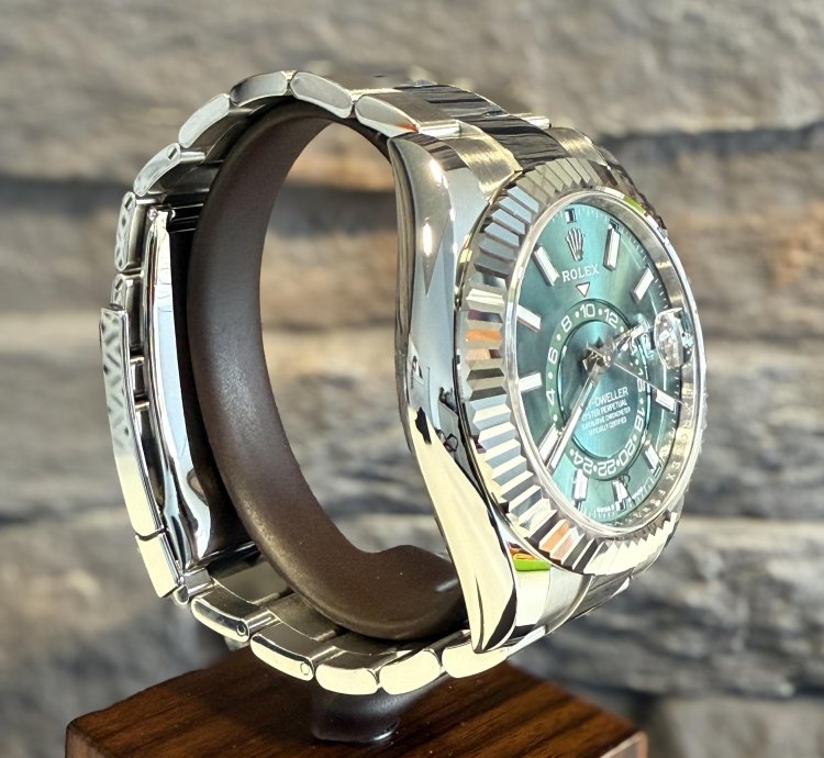 Rolex Sky-dweller Green Dial New Ungetragen 2025