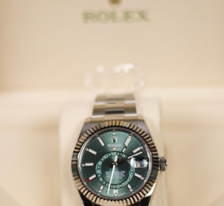 Rolex Sky-dweller Green Dial Oyster