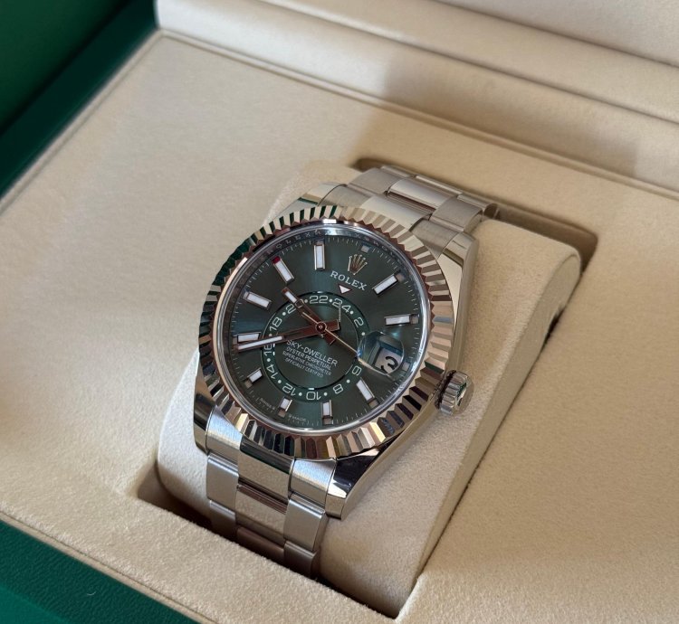 Rolex Sky-dweller Green New 2025