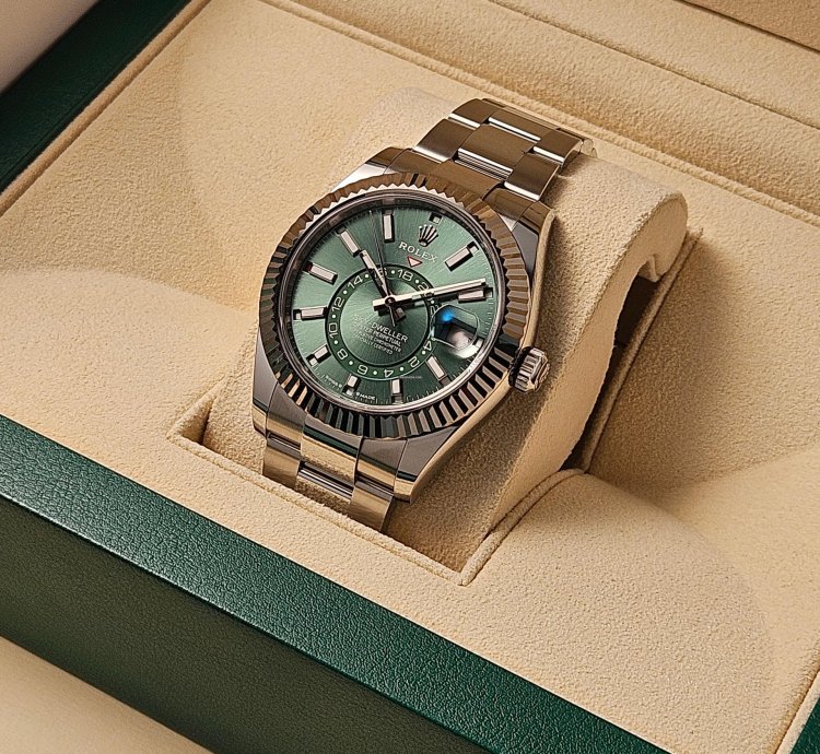 Rolex Sky-dweller Green New Fullset 08 2024 Eu Caseback Sticker