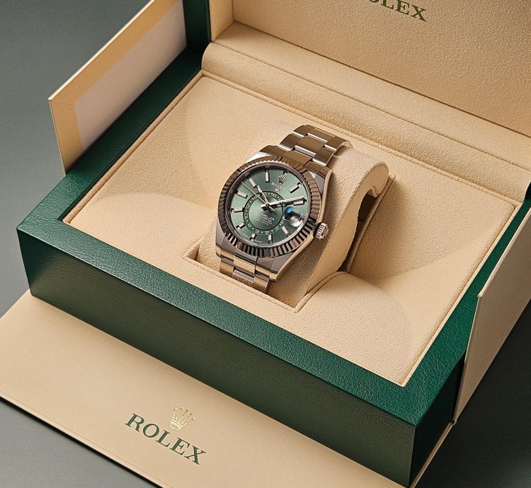 Rolex Sky-dweller Green New Fullset 08 2024 Eu Caseback Sticker