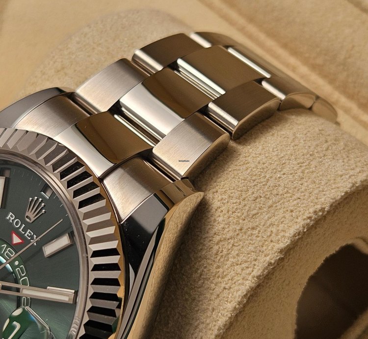Rolex Sky-dweller Green New Fullset 08 2024 Eu Caseback Sticker
