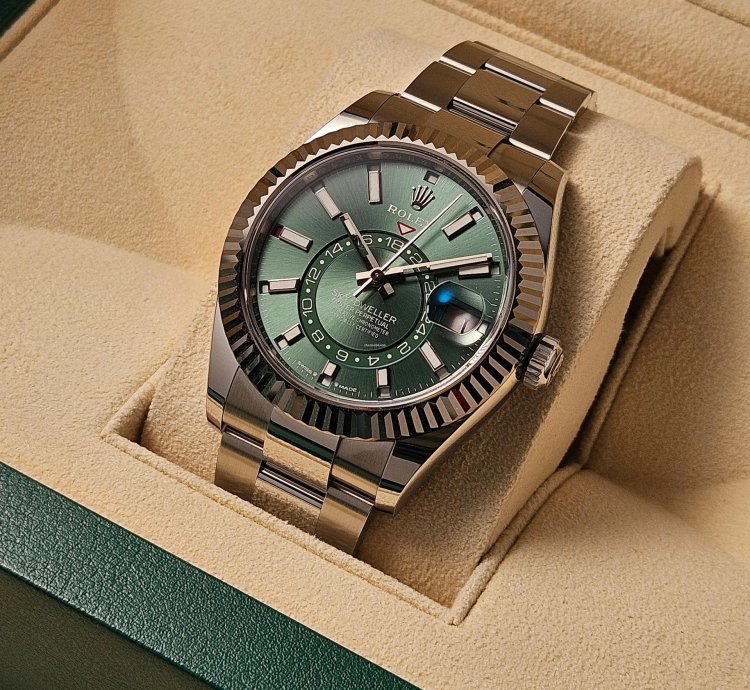 Rolex Sky-dweller Green New Fullset 08 2024 Eu Caseback Sticker