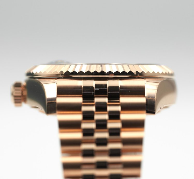 Rolex Sky-dweller In Rose Gold With Blue Dial On Jubilee Bracelet 336935 Full Set