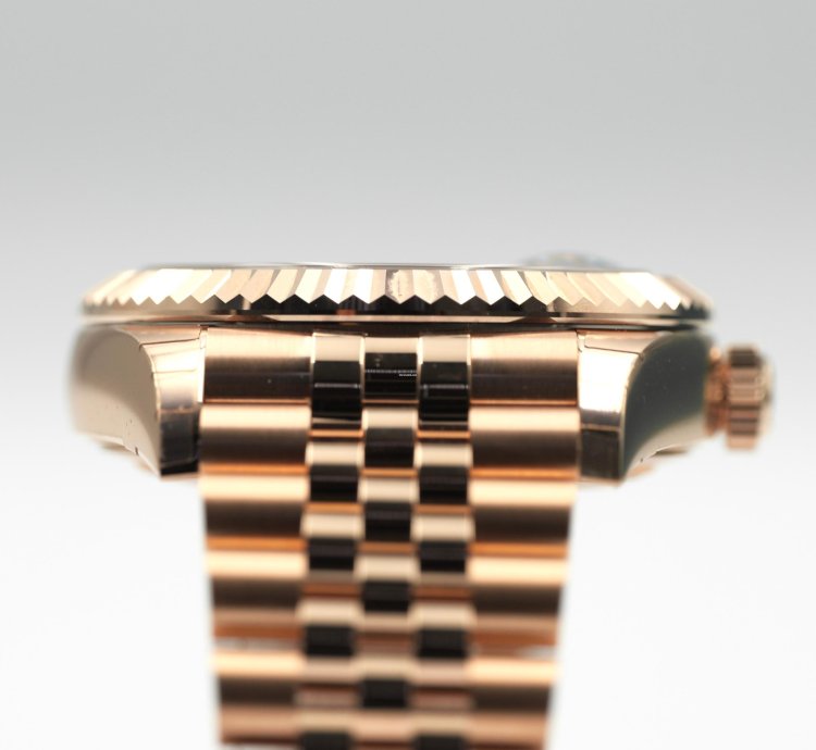 Rolex Sky-dweller In Rose Gold With Blue Dial On Jubilee Bracelet 336935 Full Set