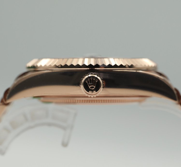 Rolex Sky-dweller In Rose Gold With Blue Dial On Jubilee Bracelet 336935 Full Set
