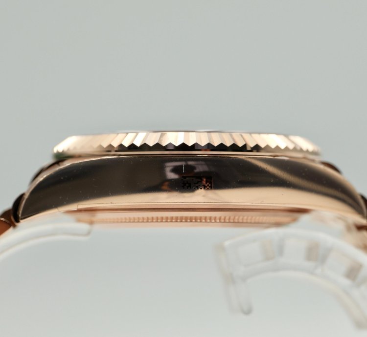Rolex Sky-dweller In Rose Gold With Blue Dial On Jubilee Bracelet 336935 Full Set