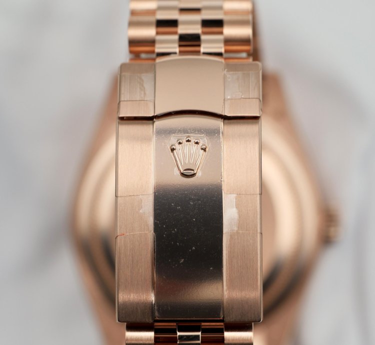 Rolex Sky-dweller In Rose Gold With Blue Dial On Jubilee Bracelet 336935 Full Set