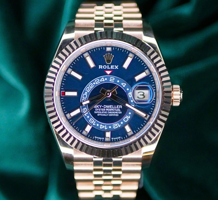 Rolex Sky-dweller Mint Complete Set Sky-dweller Jubilee 42mm Blue 18k Everose Gold 336935