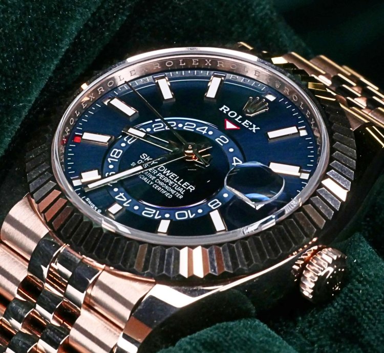Rolex Sky-dweller Mint Complete Set Sky-dweller Jubilee 42mm Blue 18k Everose Gold 336935