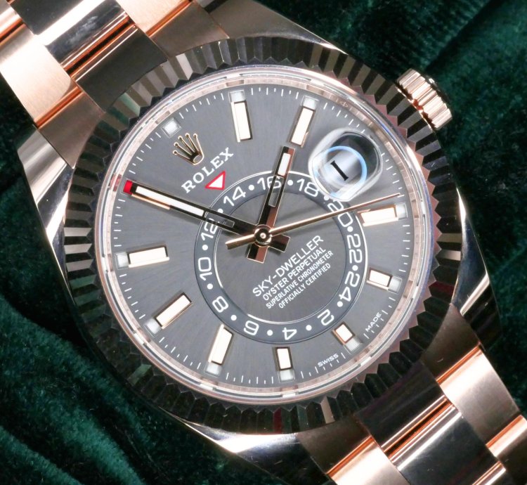 Rolex Sky-dweller Mint Complete Set Sky-dweller Rhodium Dial Rose Gold Stainless Steel 326935