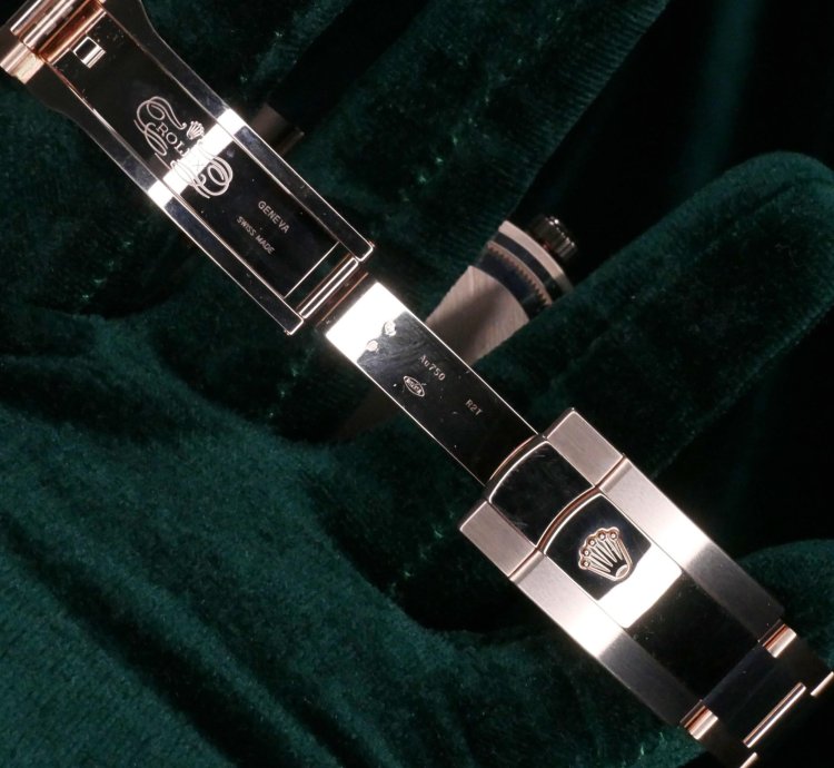 Rolex Sky-dweller Mint Complete Set Sky-dweller Rhodium Dial Rose Gold Stainless Steel 326935