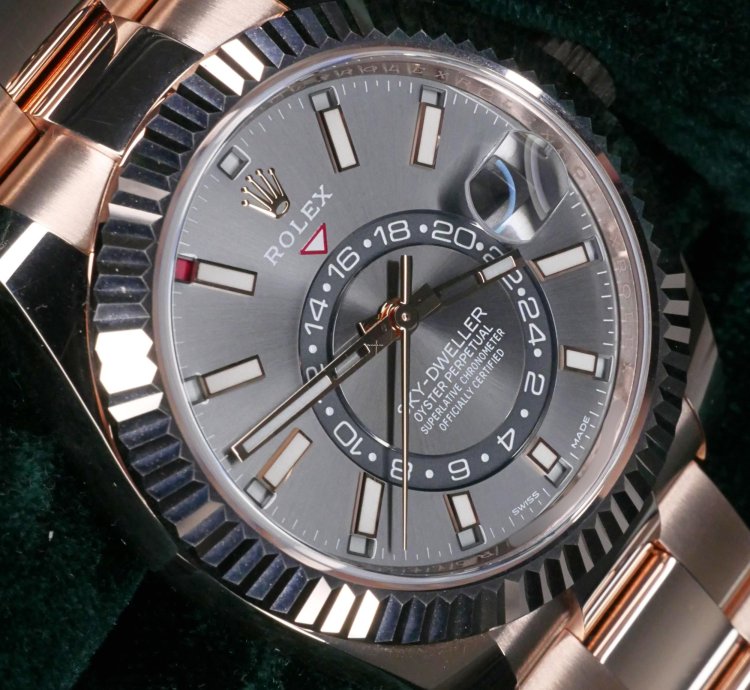 Rolex Sky-dweller Mint Complete Set Sky-dweller Rhodium Dial Rose Gold Stainless Steel 326935