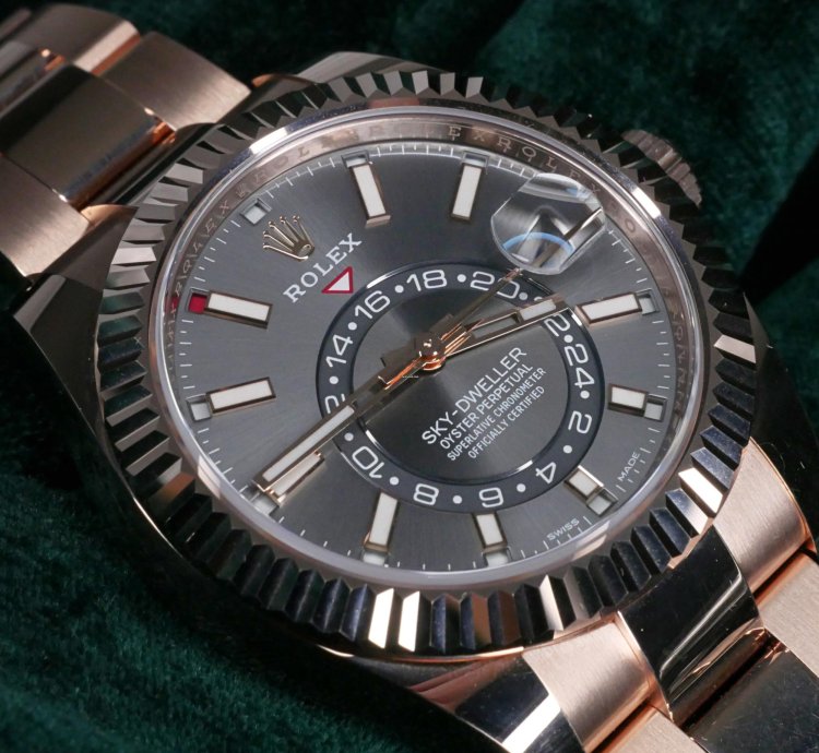 Rolex Sky-dweller Mint Complete Set Sky-dweller Rhodium Dial Rose Gold Stainless Steel 326935