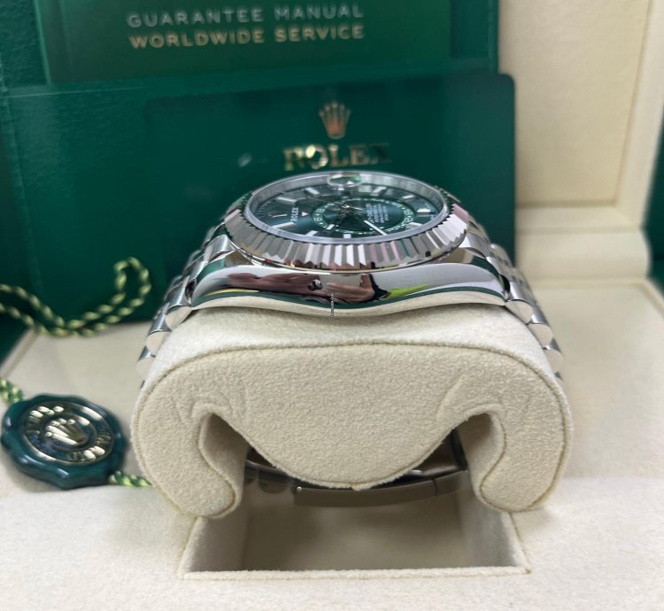 Rolex Sky-dweller Mint Green Index Dial - Jubilee Bracelet 336934
