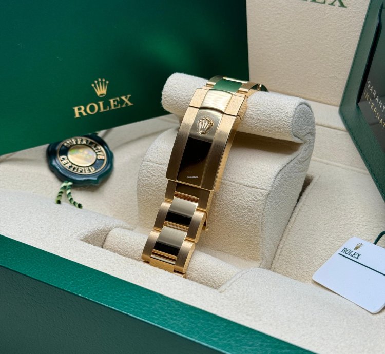 Rolex Sky-dweller New 2022 Black Dial Yellow Gold Fluted Bezel Oyster Bracelet