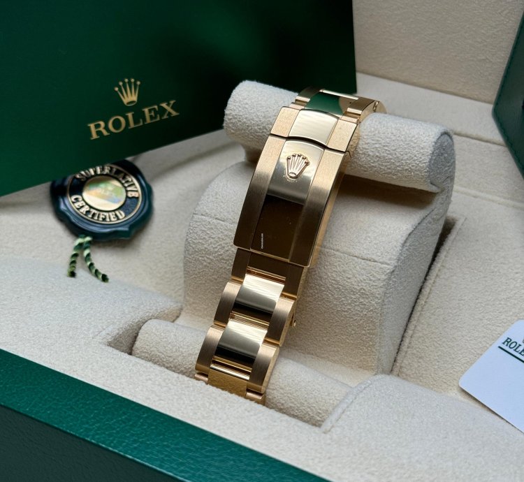 Rolex Sky-dweller New 2022 Black Dial Yellow Gold Fluted Bezel Oyster Bracelet