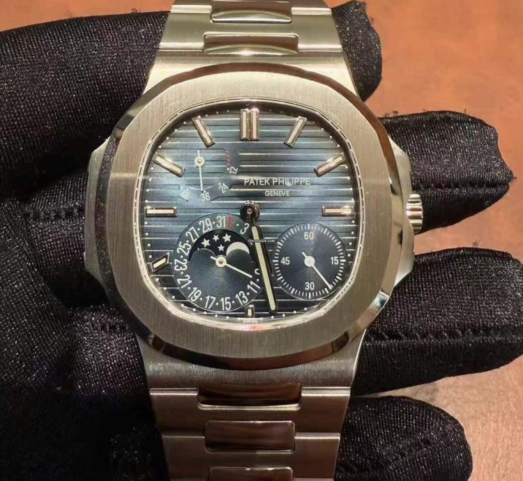 Patek Philippe 5712a