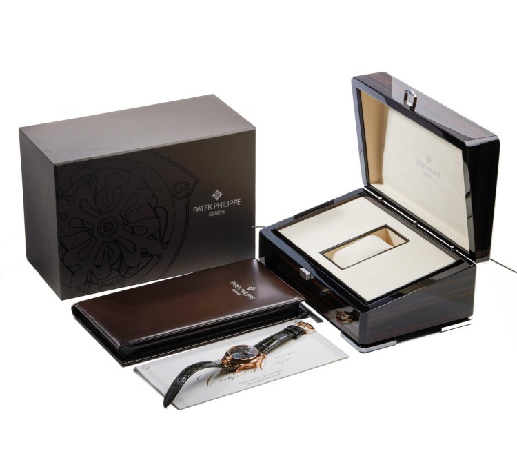 Patek Philippe Annual Calendar 18k Rose Gold 5205r-011 - Ats-w008101