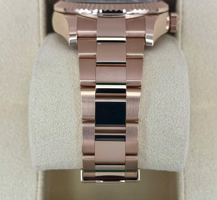 Rolex Sky-dweller New 2024 Rolex Sky-dweller 42mm 336935 Rose Gold Oyster Blue Dial