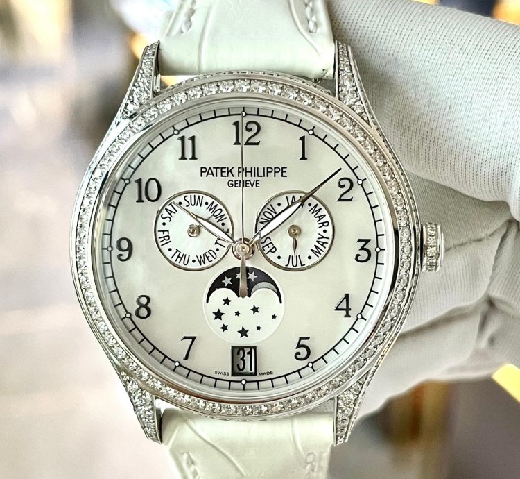 Patek Philippe Annual Calendar 4948g 010