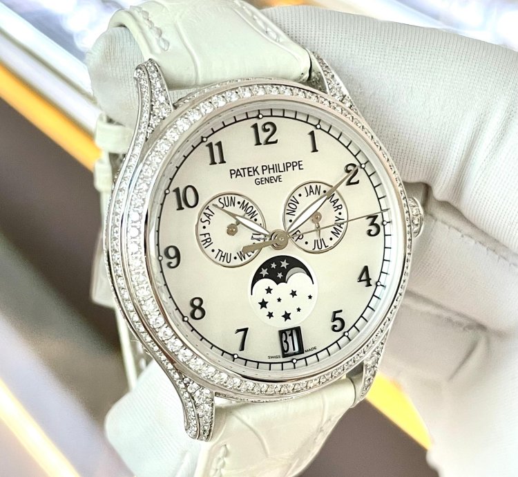 Patek Philippe Annual Calendar 4948g 010
