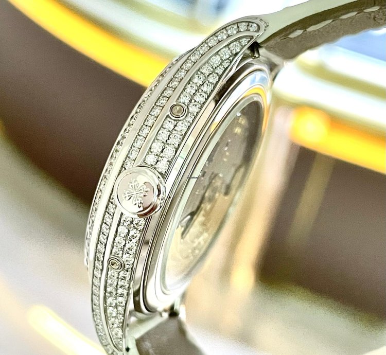 Patek Philippe Annual Calendar 4948g 010