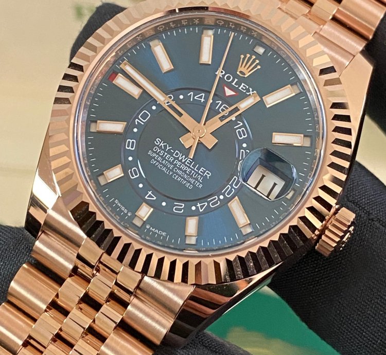 Rolex Sky-dweller New 2024 Unworn Sky-dweller Rose Gold Jubilee Blue Index Dial 336935 Complete Set