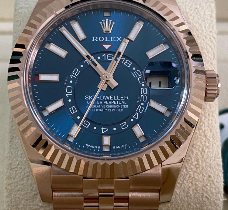 Rolex Sky-dweller New 2024 Unworn Sky-dweller Rose Gold Jubilee Blue Index Dial 336935 Complete Set