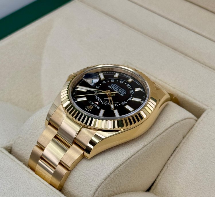 Rolex Sky-dweller New 2025 Sky-dweller 42mm 336938 Yellow Gold Oyster Black Dial