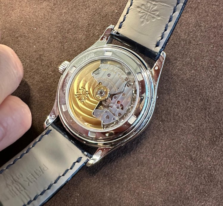 Patek Philippe Annual Calendar 5147g-001