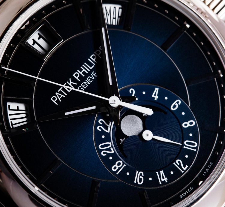 Patek Philippe Annual Calendar 5205g-013