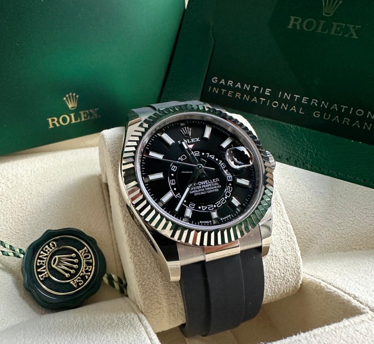 Rolex Sky-dweller New Reference 2023 Black Dial White Gold Fluted Bezel Oysterflex Rubber Strap