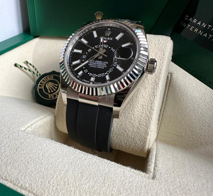 Rolex Sky-dweller New Reference 2023 Black Dial White Gold Fluted Bezel Oysterflex Rubber Strap