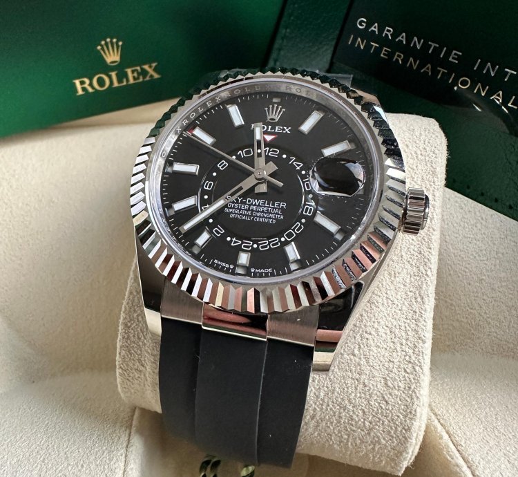 Rolex Sky-dweller New Reference 2023 Black Dial White Gold Fluted Bezel Oysterflex Rubber Strap