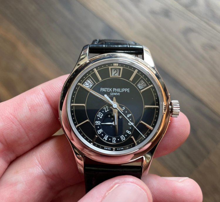 Patek Philippe Annual Calendar 5205g-013 Wei Gold