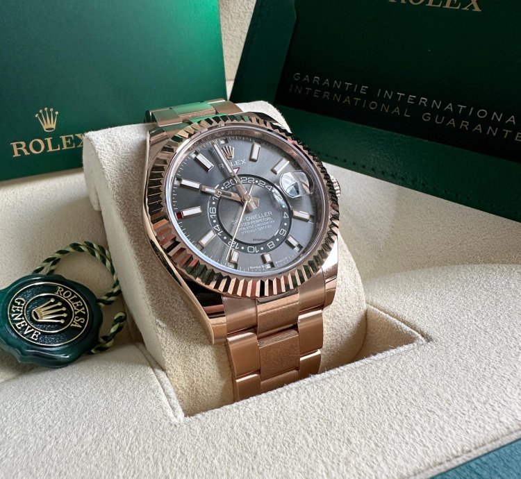 Rolex Sky-dweller New Release 2023 Rose Gold Rhodium Gray Dial Fluted Bezel 18k 42mm