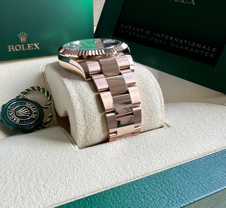 Rolex Sky-dweller New Release 2023 Rose Gold Rhodium Gray Dial Fluted Bezel 18k 42mm