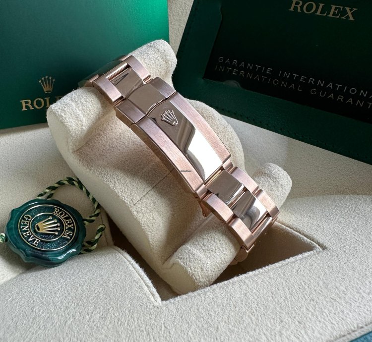 Rolex Sky-dweller New Release 2023 Rose Gold Rhodium Gray Dial Fluted Bezel 18k 42mm