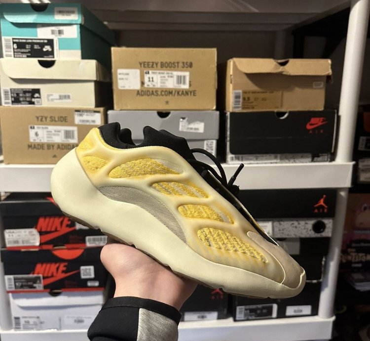 Yeezy 700
