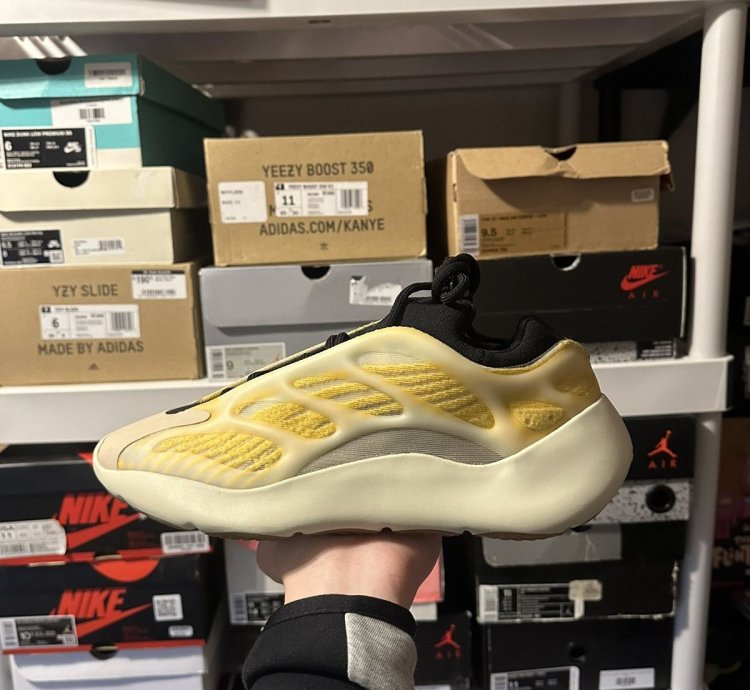 Yeezy 700